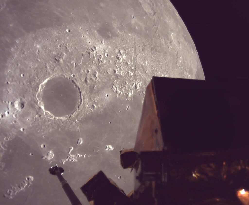 Private lunar lander closing in on unexplored top of the moon