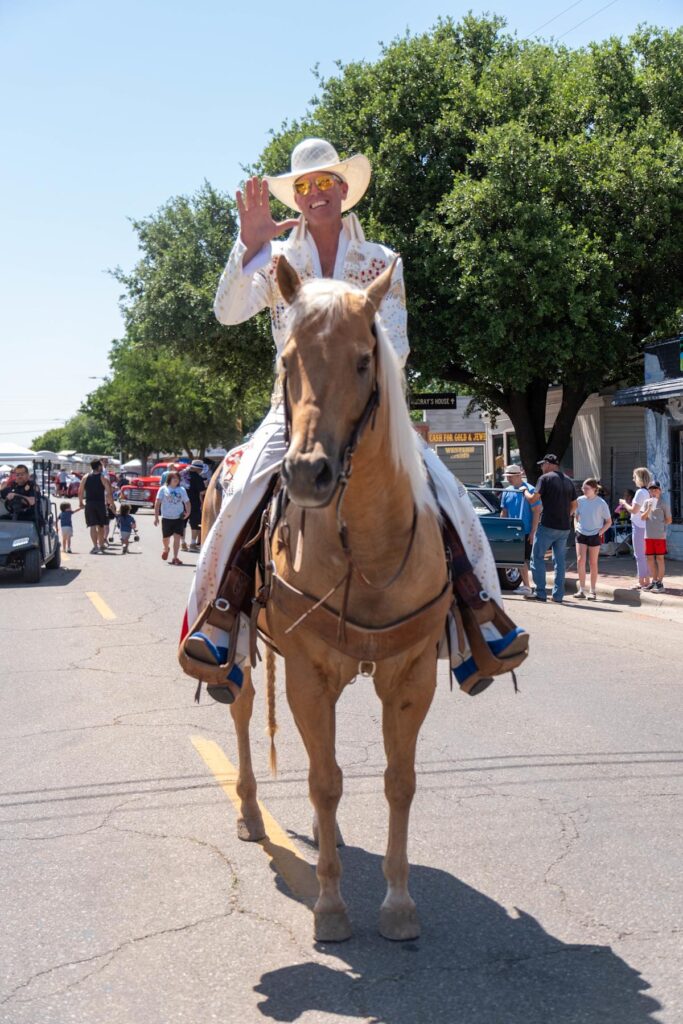 2025 Texas Route 66 Festival finale brings cars, color and crowds to Amarillo