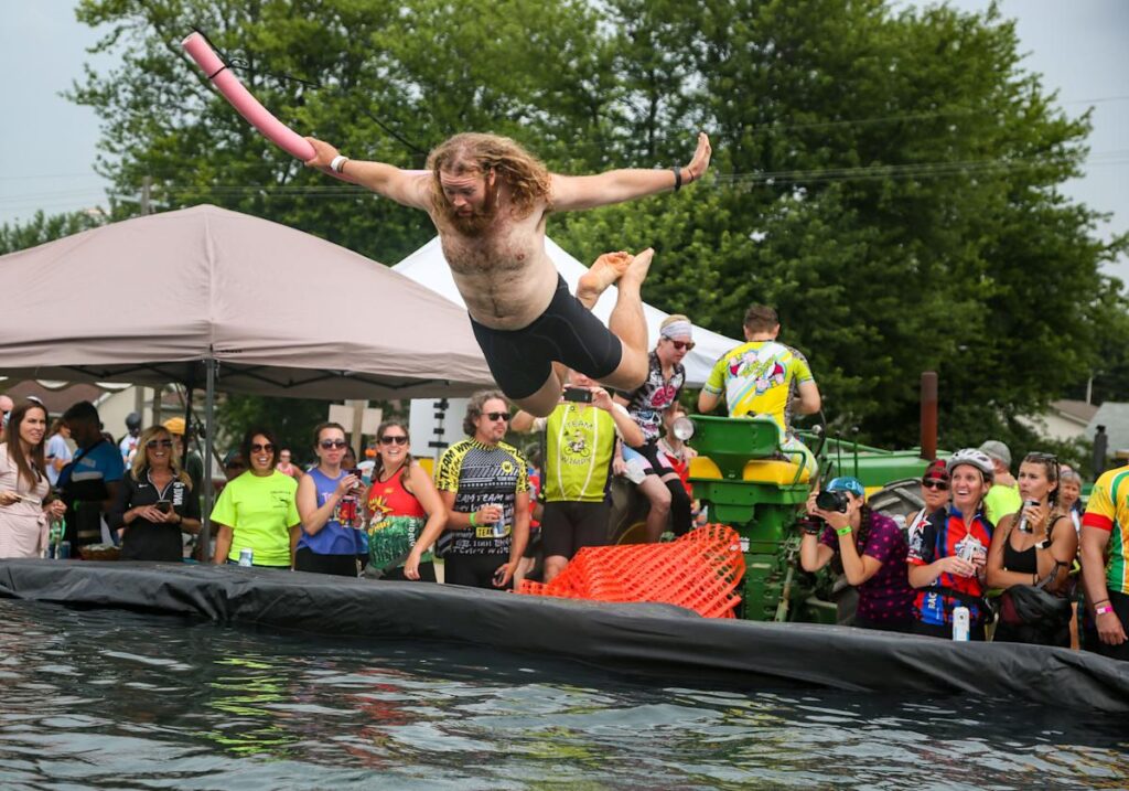 0 for the best belly flop? Adventureland is celebrating Father’s Day in a unique way.