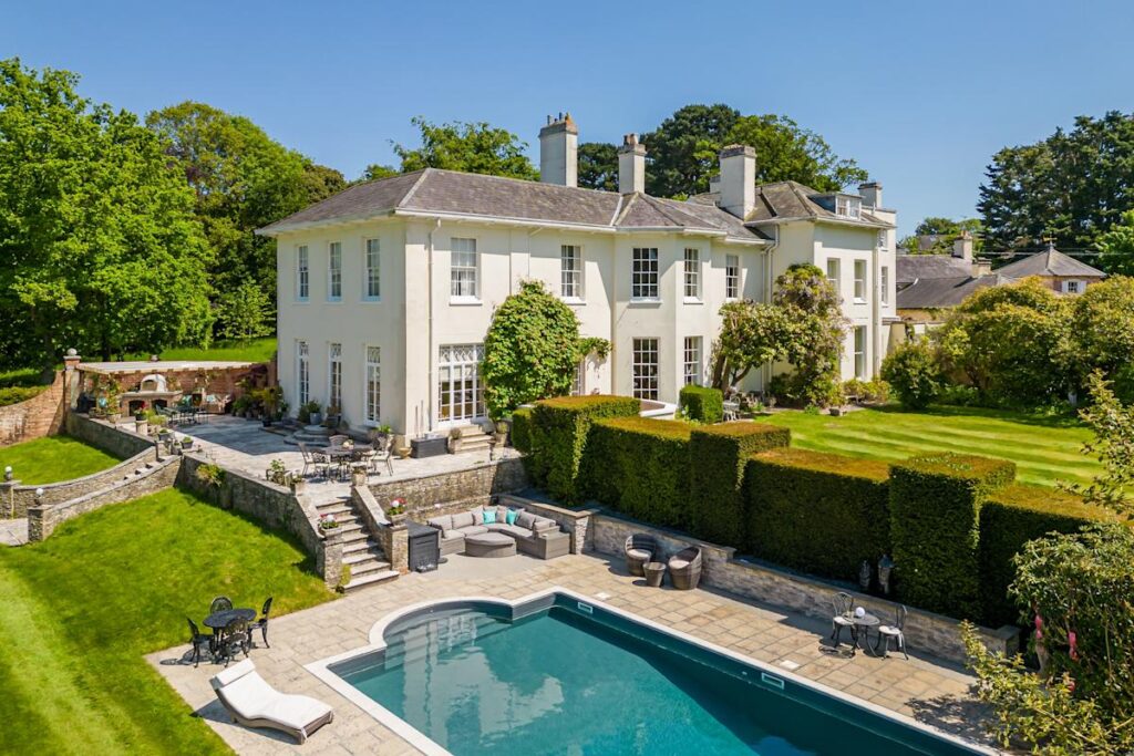 11 homes with spectacular swimming pools