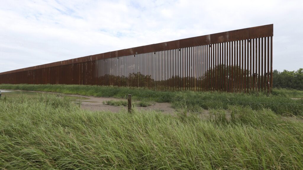 Texas stops providing new funding for border wall construction