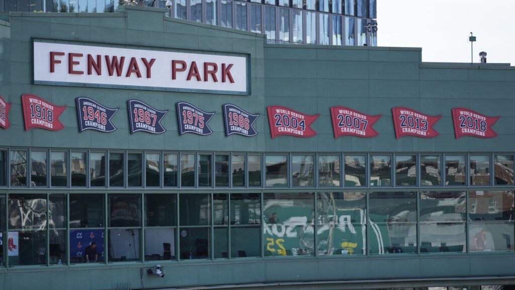 Boxing returning to Boston’s Fenway Park after 70 years
