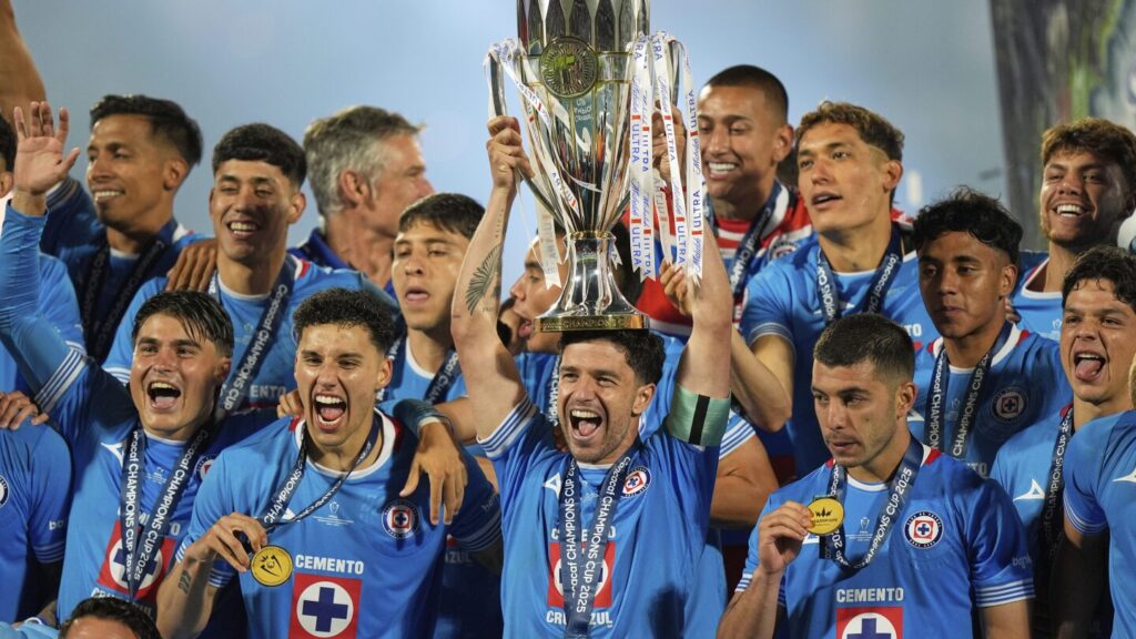 Cruz Azul downs the Whitecaps 5-0 for the CONCACAF Champions Cup title