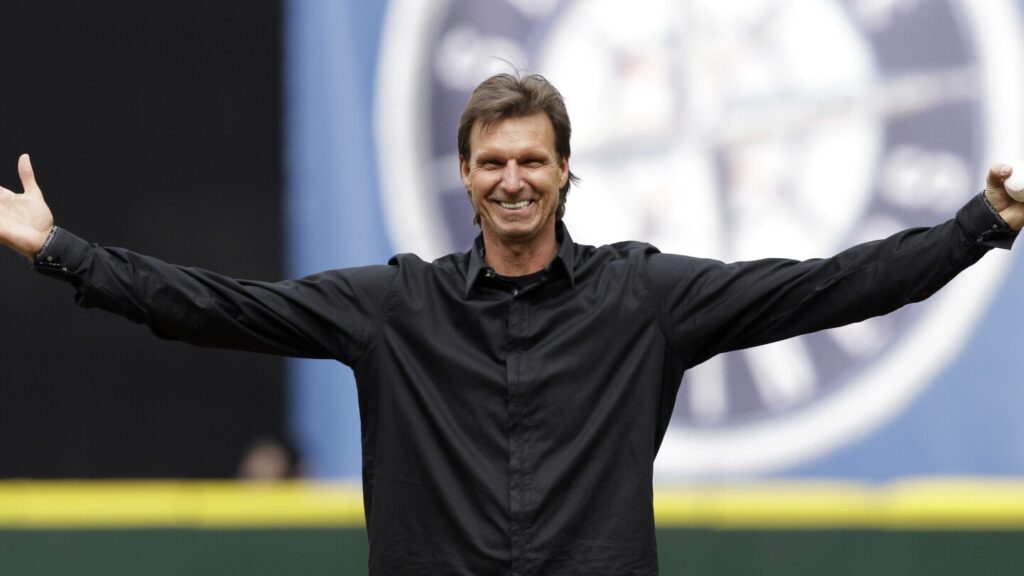 Mariners will retire Randy Johnson’s No. 51 during the 2026 season