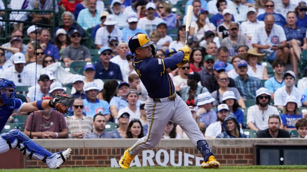 Crow-Armstrong hits his 20th homer but the Brewers outslug the Cubs, 8-7