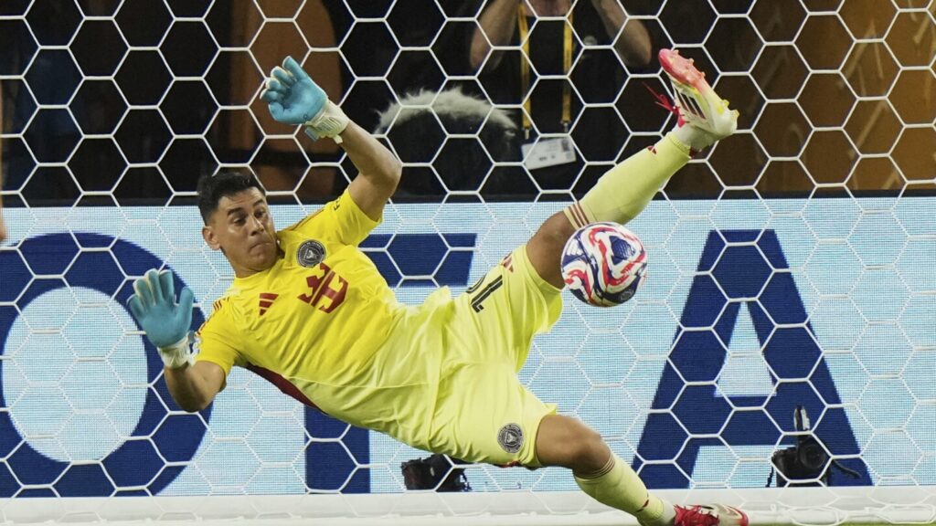 An Argentine named Ustari, not Messi, shines for Inter Miami and earns MVP in first CWC game