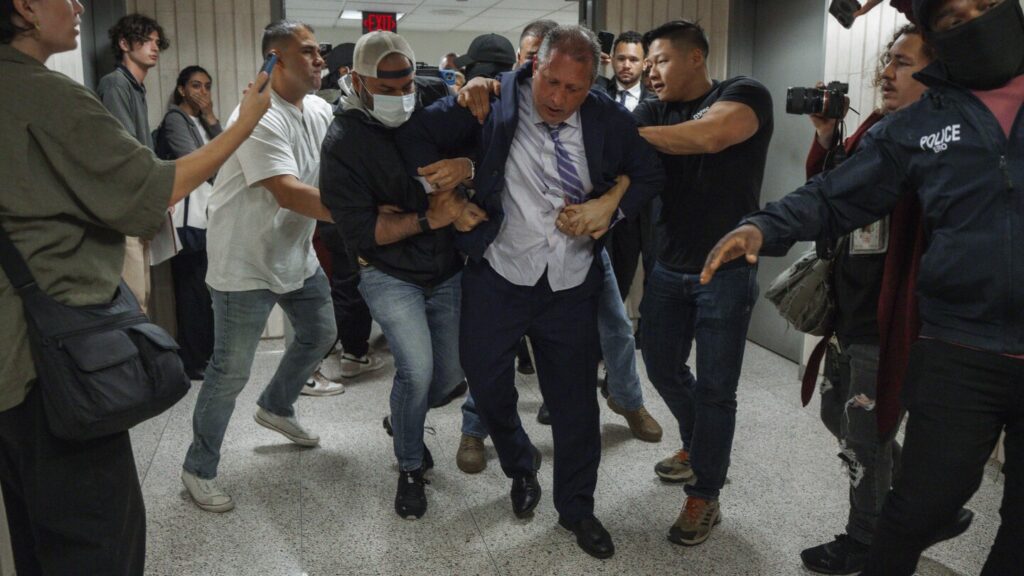 Brad Lander, NYC mayoral candidate, arrested at immigration court