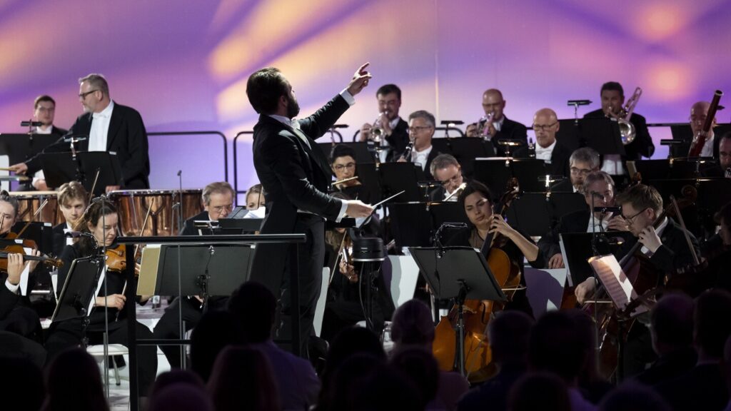 Strauss’ ‘Blue Danube’ is beamed into space as Vienna celebrates with a concert