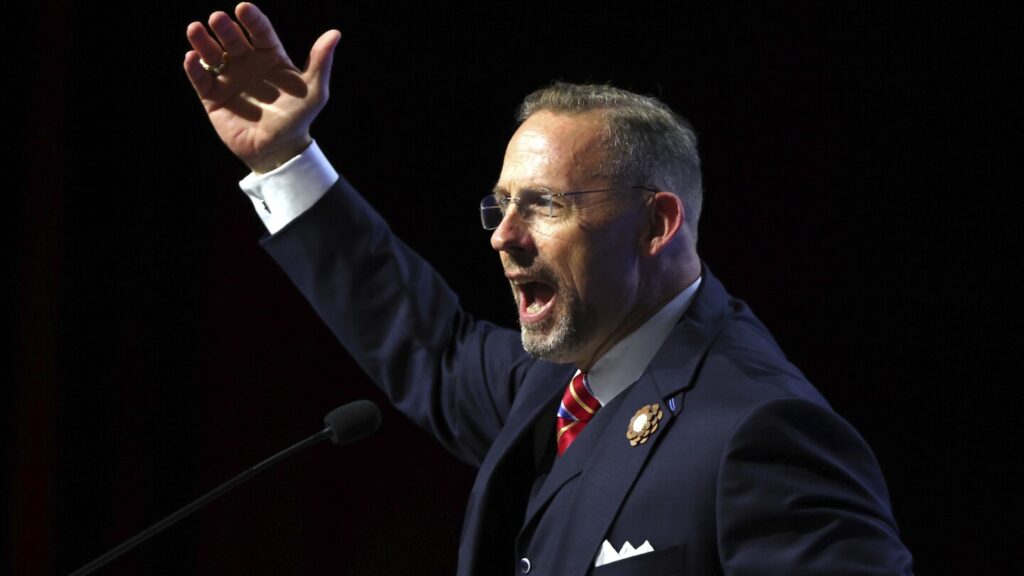Southern Baptists overwhelmingly call for ban on gay marriage
