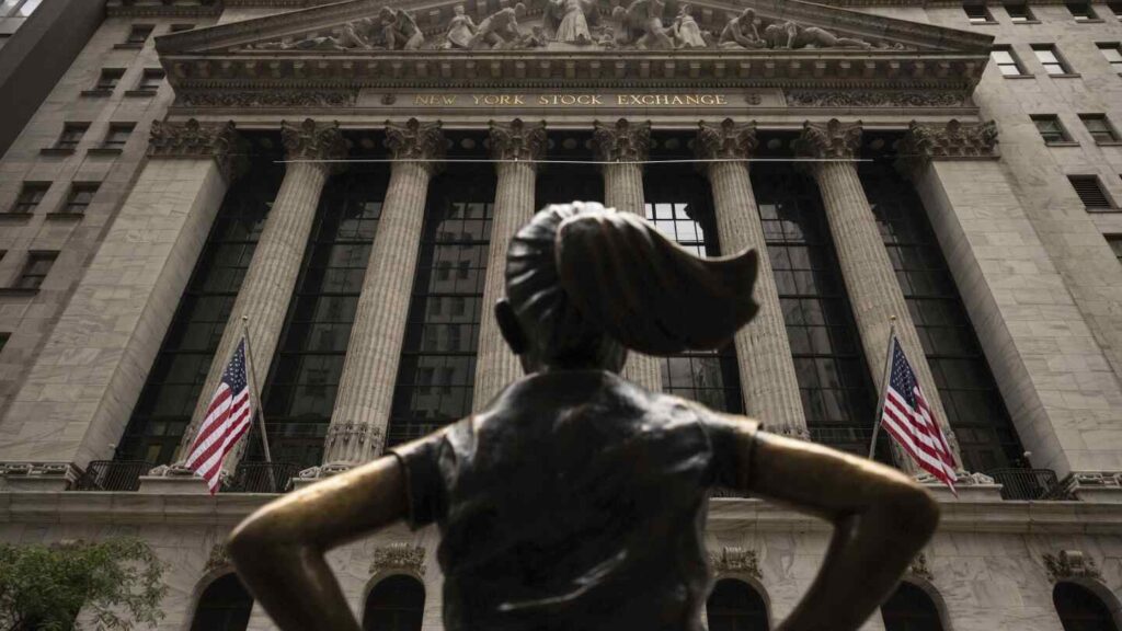 US stocks drift in their return from the Juneteenth holiday