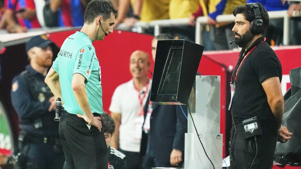 Club World Cup referees will wear eye-level cameras