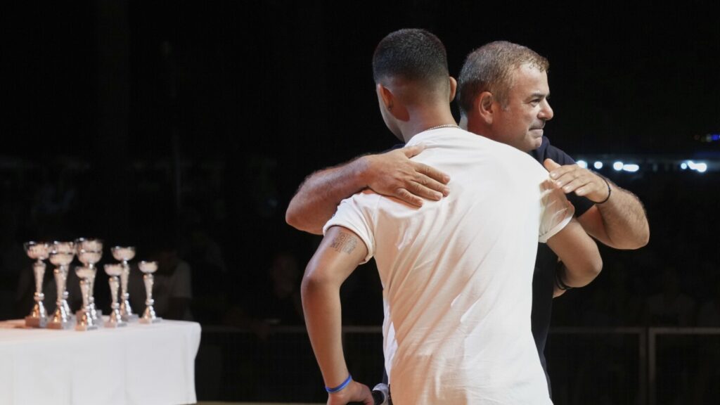 Cyprus’ lyrical duelists spit fierce rhymes as they battle it out to the licks of a fiddle
