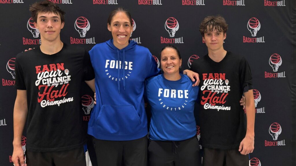 UConn greats Rebecca Lobo and Jen Rizzotti reunite to coach AAU team with their sons on it
