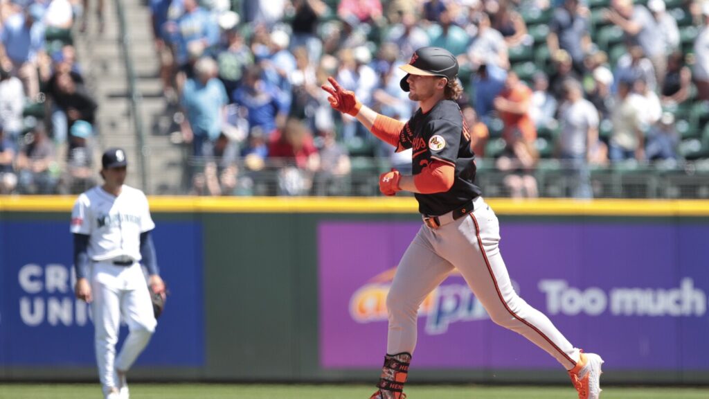 Rutschman and Henderson hit back-to-back homers and Orioles beat Mariners 4-3 for 3-game sweep