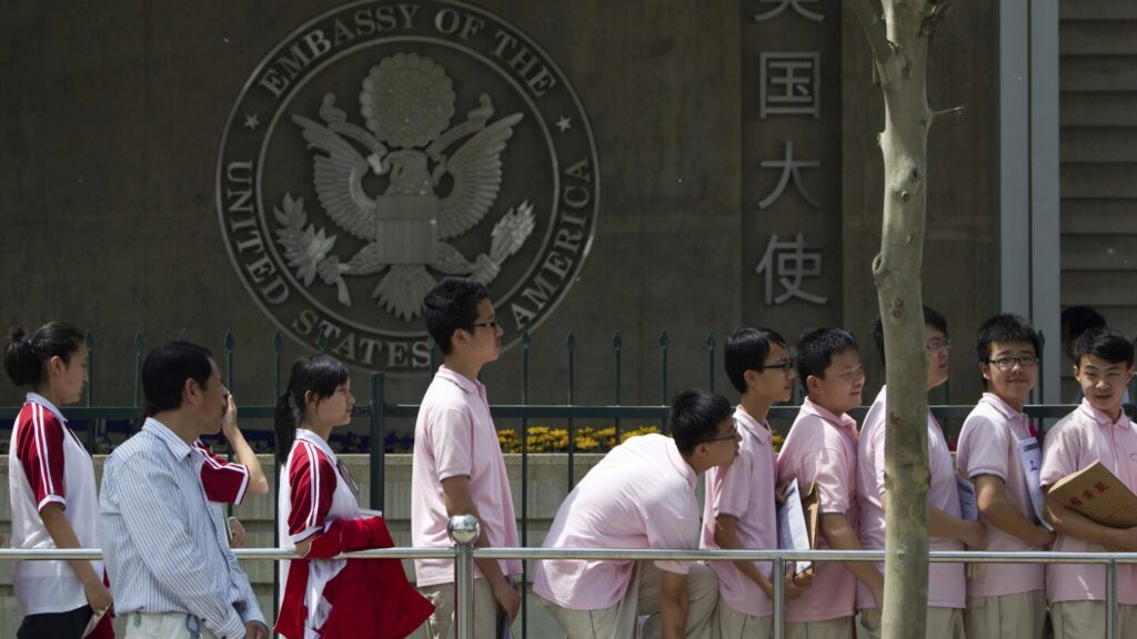 US resumes visas for foreign students but demands social media access