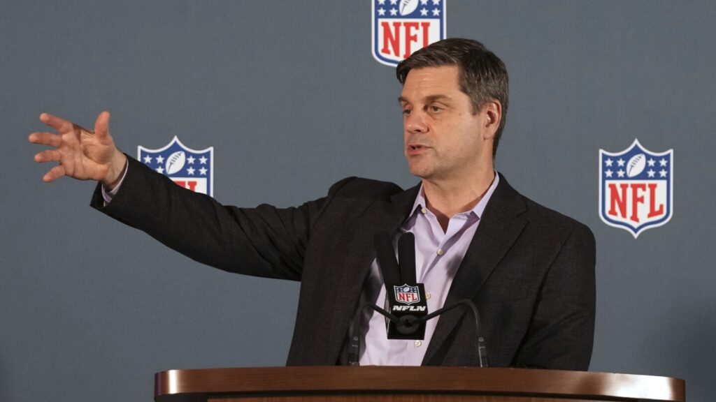 PGA Tour turns to NFL exec Brian Rolapp as new leader