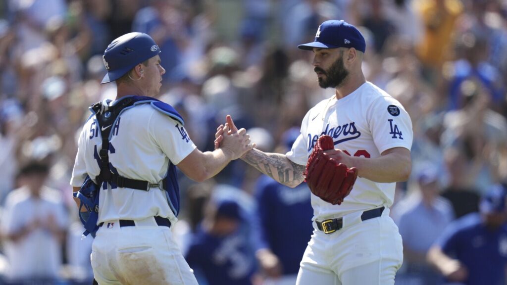Conforto comes through, Dodgers rally in 8th for 6-5 victory abetted by Mets fielding mishap