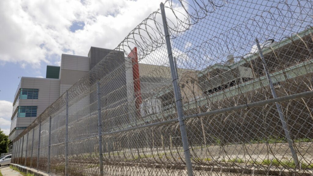 New Orleans jail escapee releases videos, prompting search of home where they were made, source says