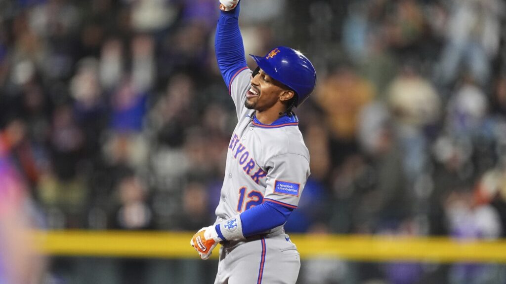Lindor comes through as pinch hitter in 9th on broken toe, hits 2-run double as Mets beat Rockies