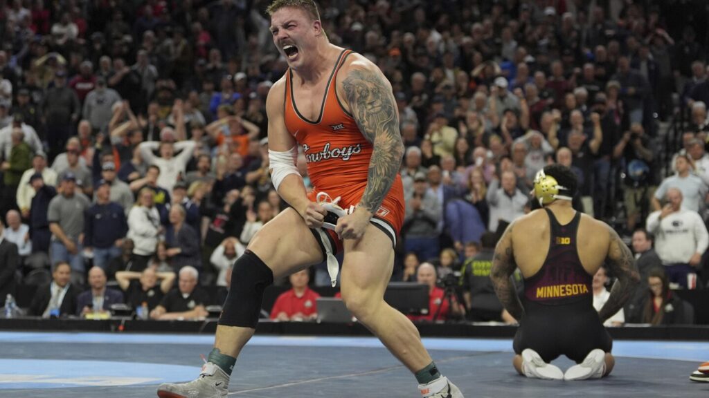 Wyatt Hendrickson, who stunned Olympic champ Gable Steveson, signs with Real American Freestyle