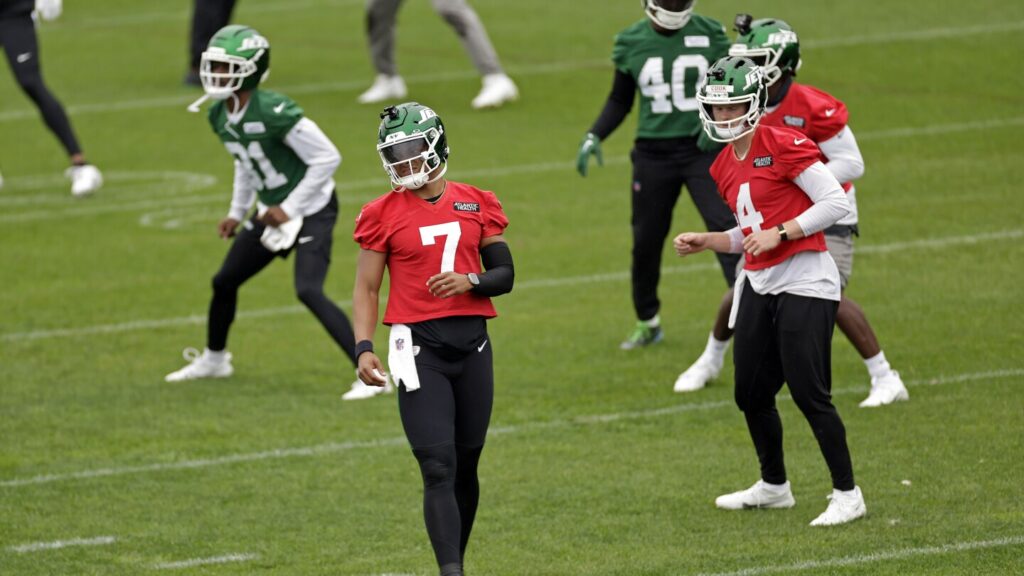 Action! Jets using helmet-mounted cameras to help Justin Fields and the other QBs improve