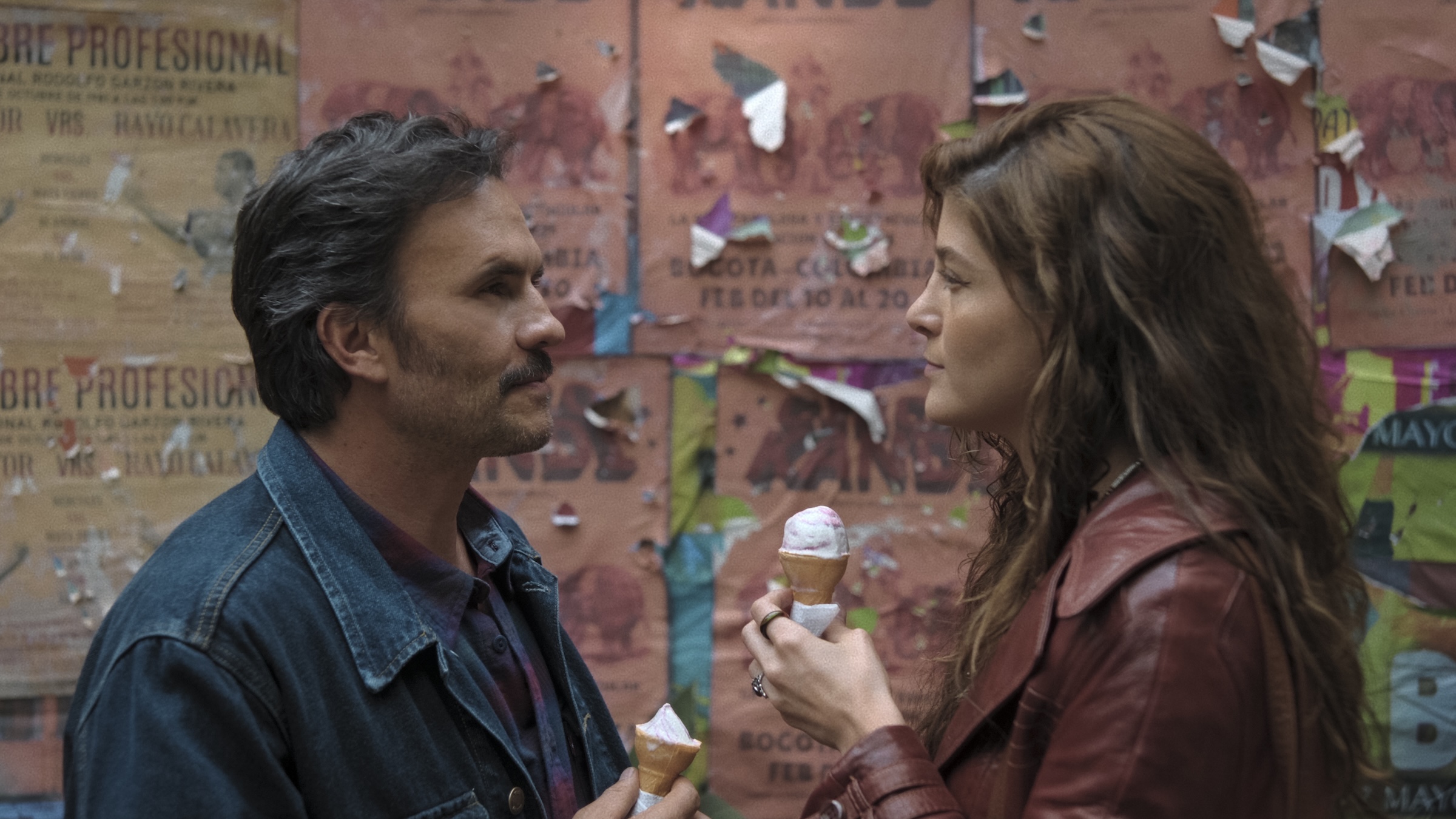 Delirio. (L to R) Juan Pablo Raba as Fernando, Estefanía Piñeres as Agustina in Delirio Cr. Courtesy of Netflix / Netflix © 2025