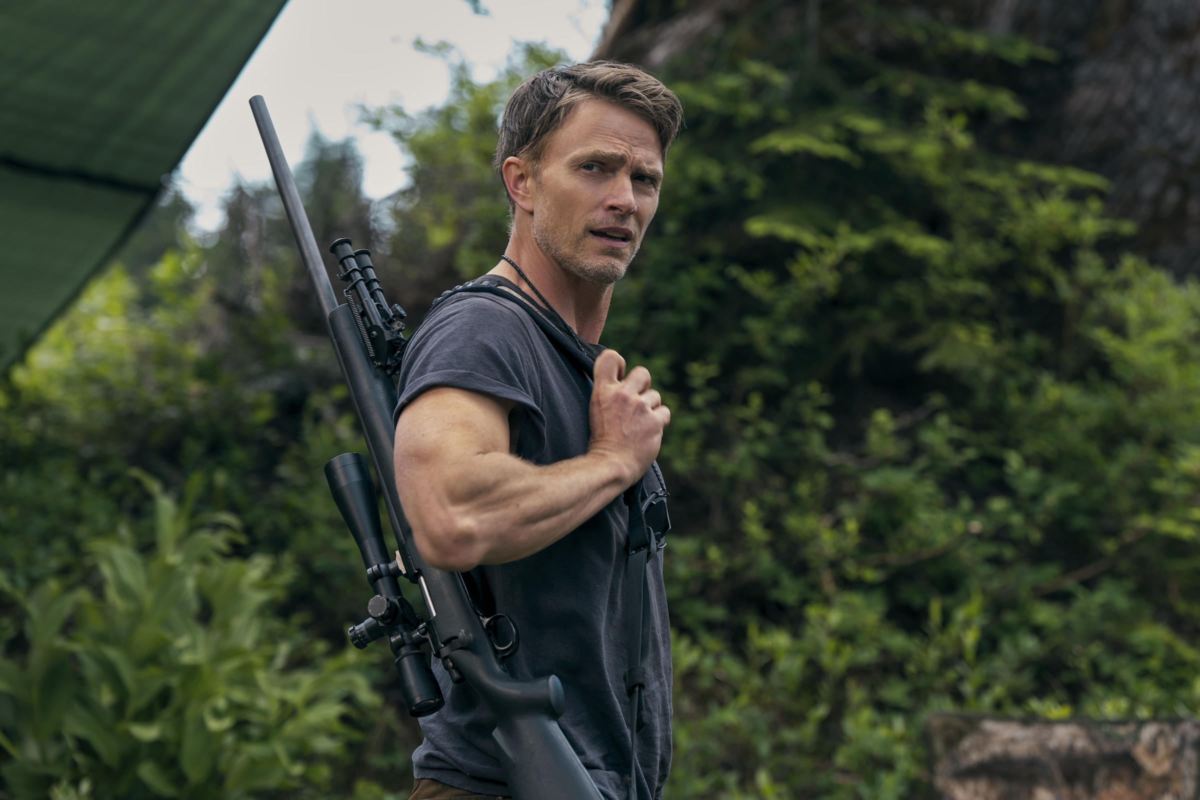Untamed. Wilson Bethel as Shane Maguire in episode 102 of Untamed. Cr. Ricardo Hubbs/Netflix © 2025
