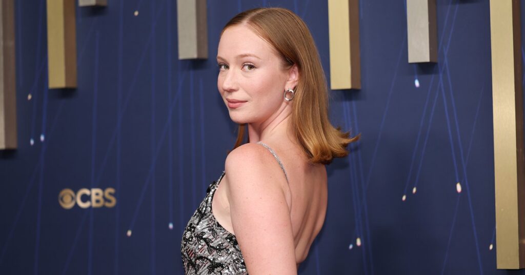 Hannah Einbinder Wins Her First Emmy Award