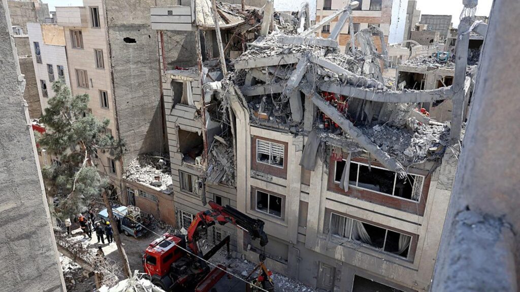 Israel Vows to ‘Intensify and Expand’ Strikes Against Iran as Tehran Warns Civilians Near U.S. Targets to Evacuate Israel Vows to ‘Intensify and Expand’ Strikes Against Iran as Tehran Warns Civilians Near U.S. Targets to Evacuate