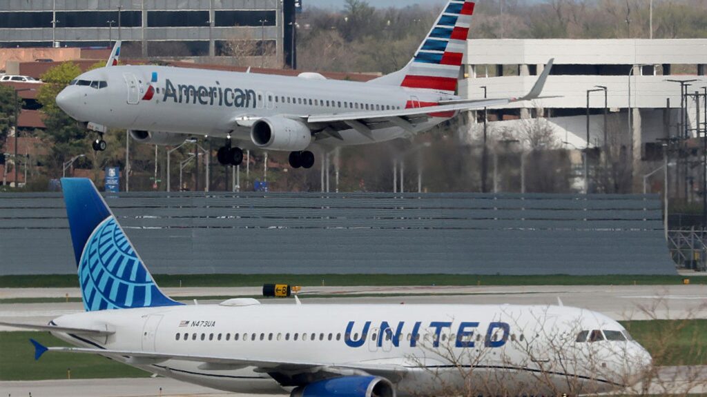 Why the Federal Government Is Making Chicago O’Hare Airport Cut Hundreds of Flights a Day