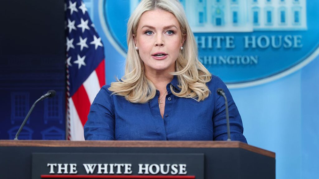 White House: Strait of Hormuz Closure 'Completely Unacceptable' Under Ceasefire