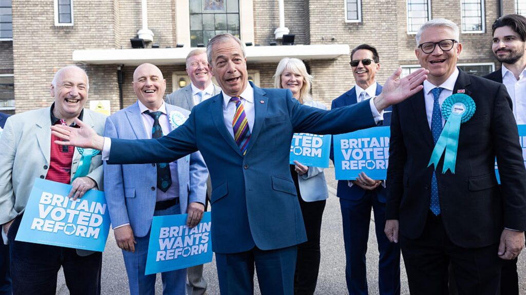 Trump Ally Farage Gains in U.K. Local Elections as Starmer Future Uncertain