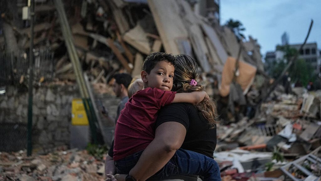 Venezuela Earthquakes Leave Survivors Searching for Loved Ones