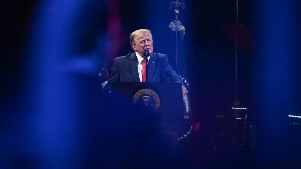 Democrats Debate Response to ‘Communist’ Attacks From Trump Democrats Debate Response to ‘Communist’ Attacks From Trump