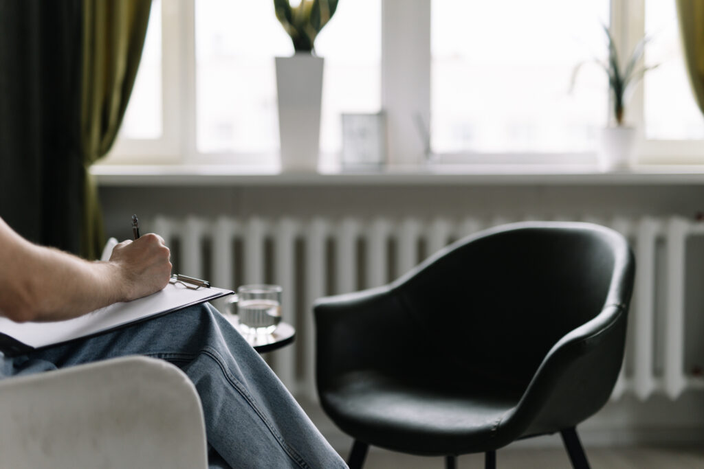How to Break Up With Your Therapist Without Ghosting Them