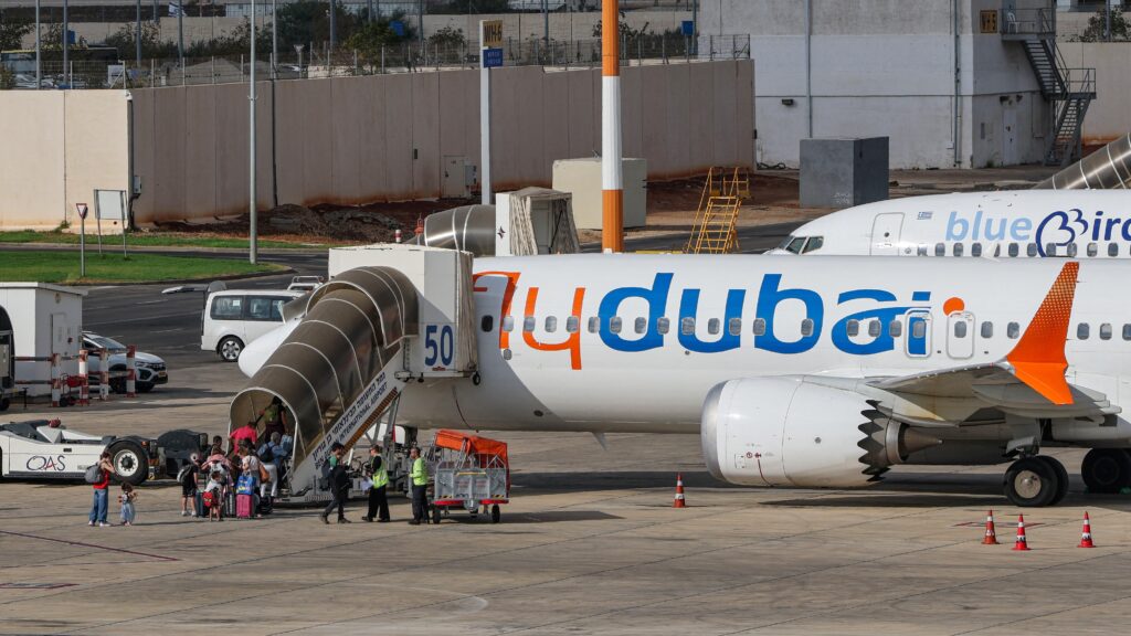 Pilot ‘Tried to Crash’ Israel-Bound Plane