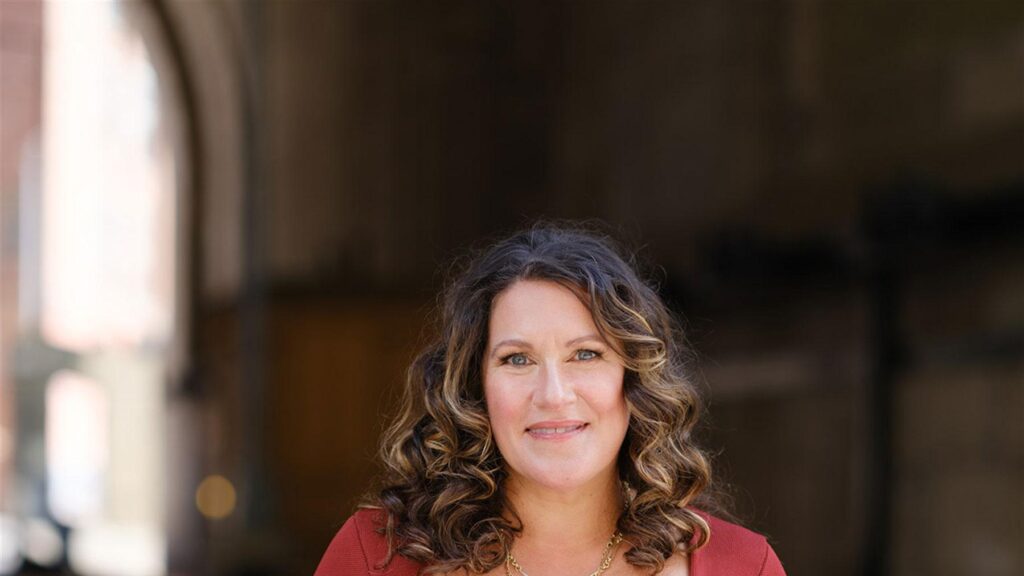 Xochitl Gonzalez’s Novels Put the Spotlight on Latina and Black Creatives